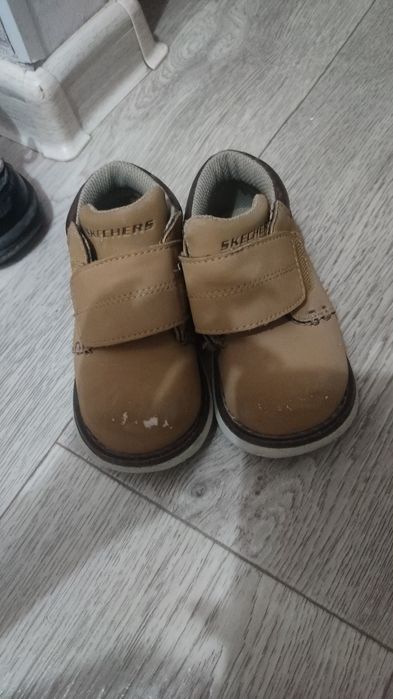 Продам детские весенние ботинки