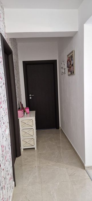 Vand apartament cu 2 camere Tractorul/Coresi