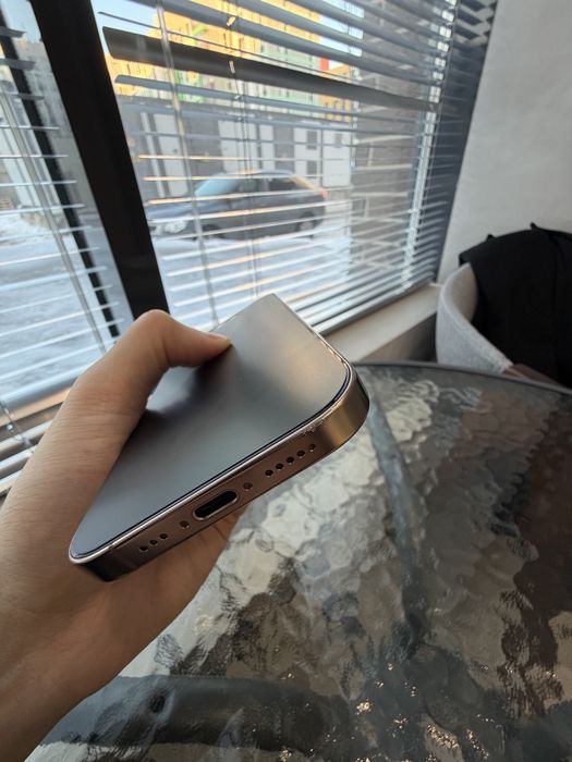 Продам Iphone 16 pro, 1TB