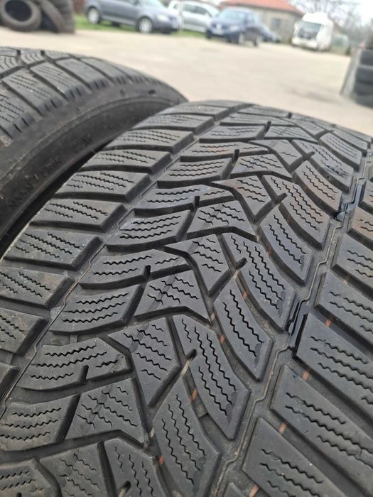 2бр. зимни гуми 225/40/18 Dunlop