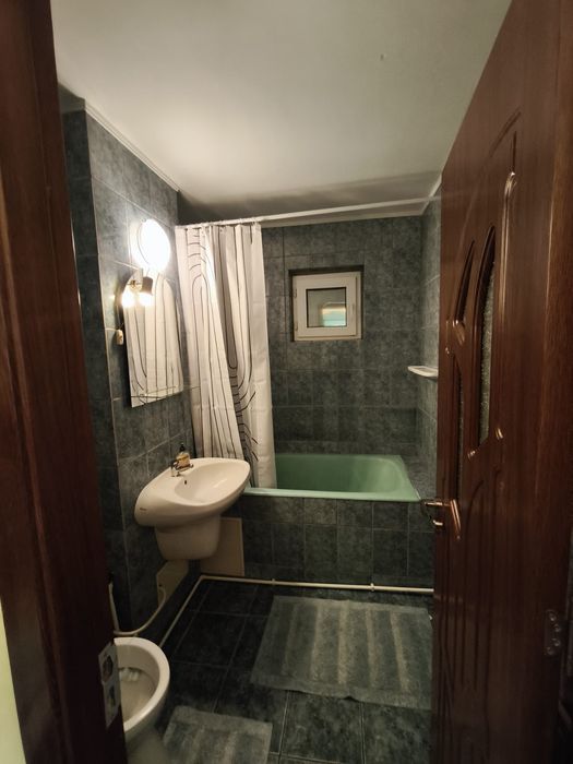 Închiriez apartament cu 2 zona Potcoava de aur ,BR-uri