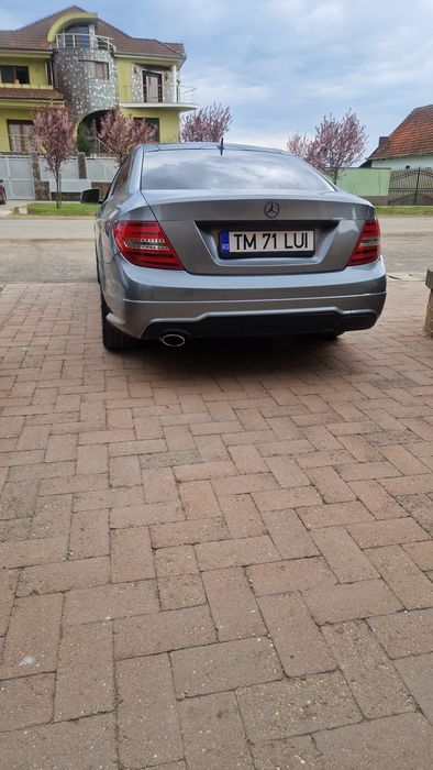 Mercedes- Benz C 220 AMG