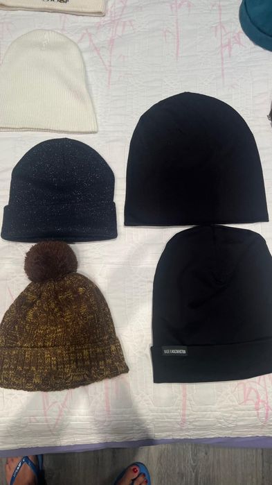 Шапки женские разные