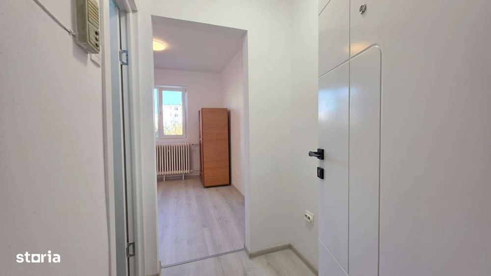 Garsoniera renovata,etajul 1-Tractoru