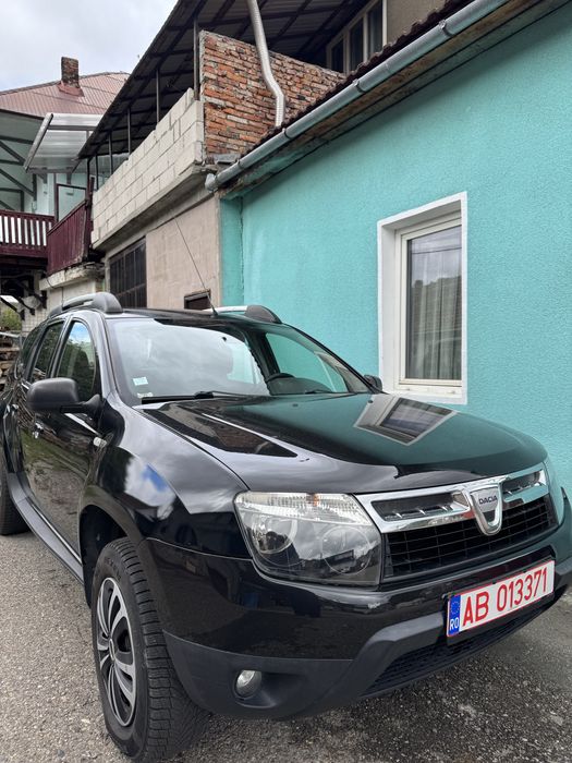 Vând Dacia Duster