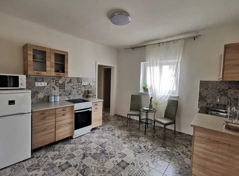 Дава се под наем Тристаен апартамент в Пловдив, Южен - 61 кв.м за 280.5 € - Снимка #1