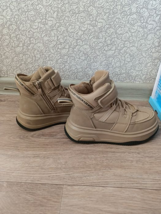 Демисезонные ботинки для девочки