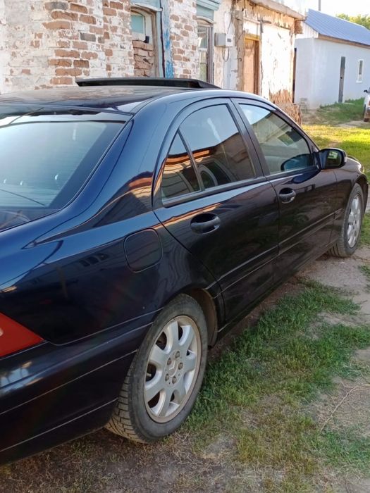 Mercedes-Benz C-Class (W203)