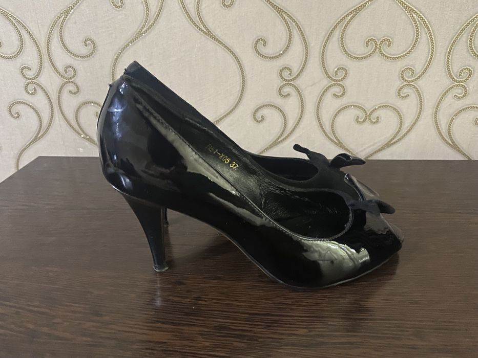 Продам туфли, босоножки