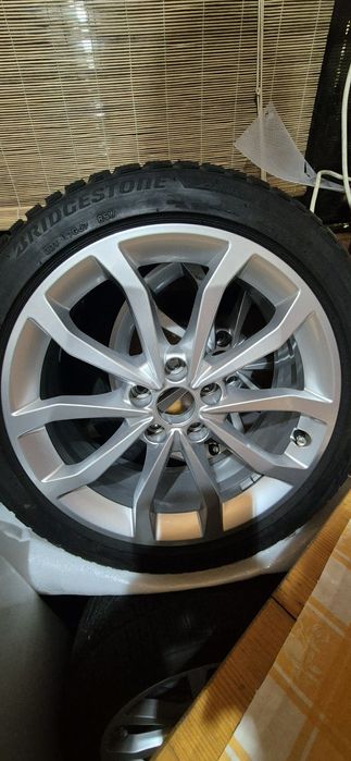 Jante originale Audi  18"

Diametru 18"

Et 39, 7.5j,