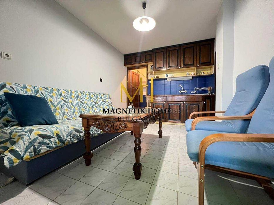 Двустаен апартамент в свободна зона за паркиране в ж.к. Възраждане