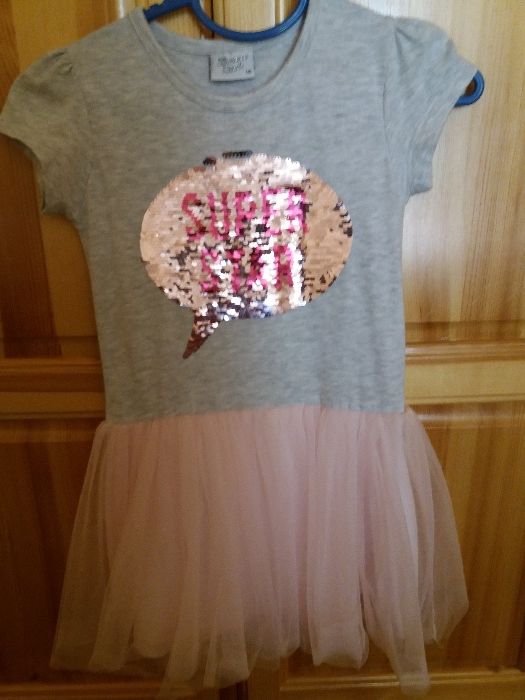 Роклички за повод и без повод