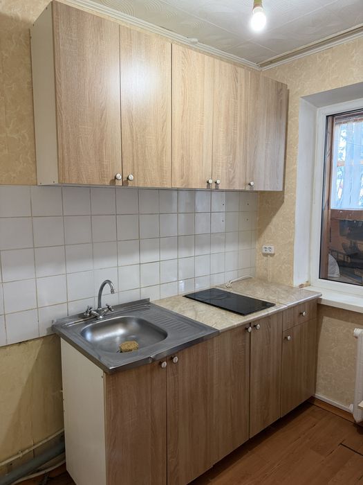Продам кухонный гарнитур Б/У