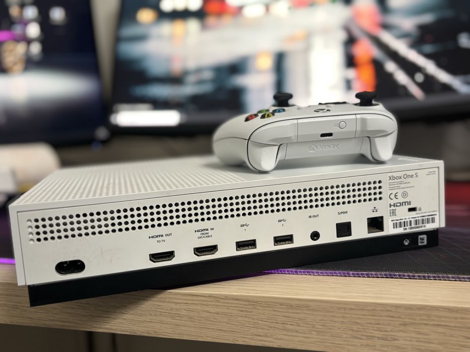 Xbox one S 1TB +jocuri