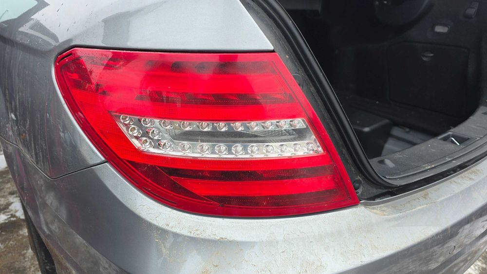 Tripla stop led frana Mercedes C class W204 facelift C200 C220 C250