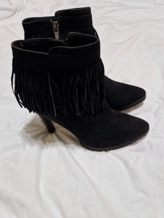 Ботильоны Pierre Cardin с лапшой 100% замша