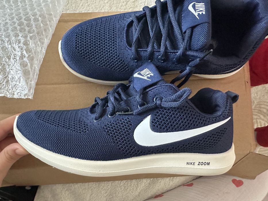 Кроссовки Nike 39