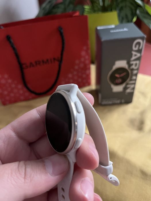 Часы Garmin vivoactive 5