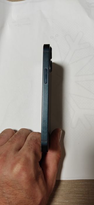Продавам iphone 13 mini 128GB