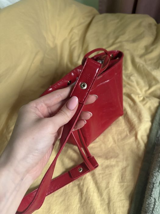 Женская сумка красная