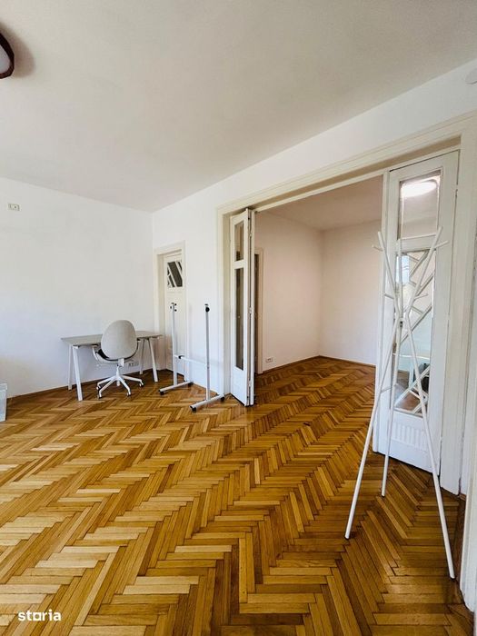 Spatiu birouri / Ultracentral/ 3 camere/ 2 bai/ Renovat
