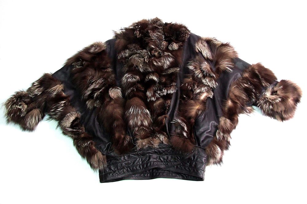 Haina blana de vulpe, mas 44-46, moderna, Made in Italy, NOUA