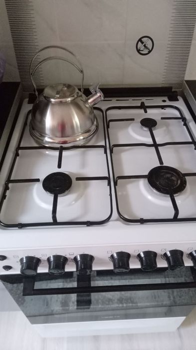 Газовая плита в хорошем состоянии