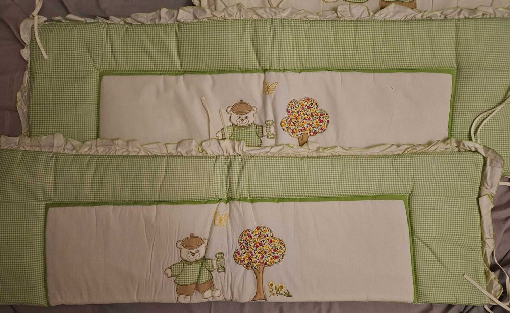 Набор для кроватки, новый, турецкий (7 предметов)