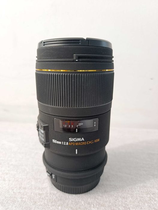 Фотоапарат Canon EOS 70D (на 28 617 кадъра) + обективи Sigma 17-50mm f/2.8 & Sigma 150mm f/2.8 Macro