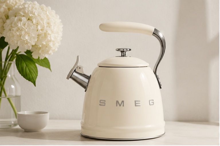 Чайник smeg бежевый цвет