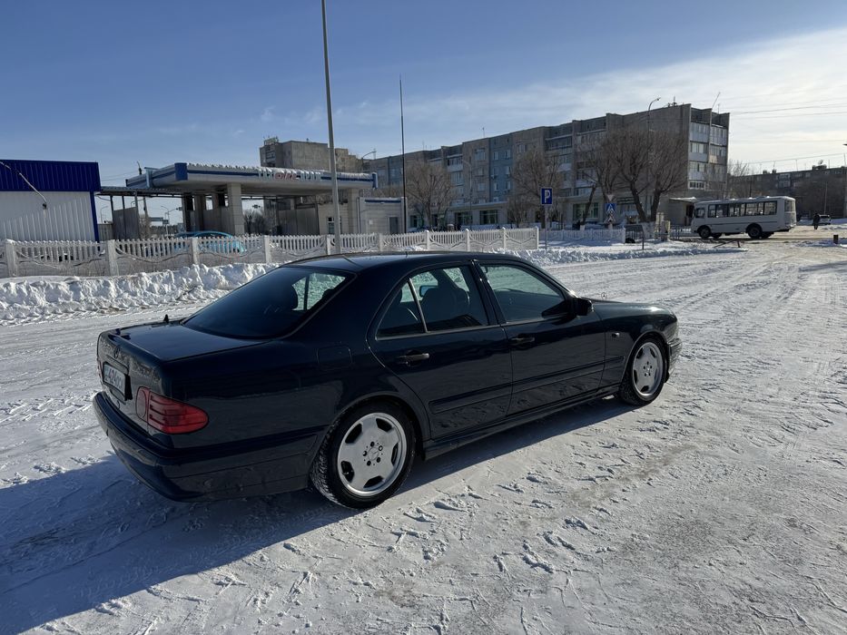 Мерседес 210 2.3 автомат