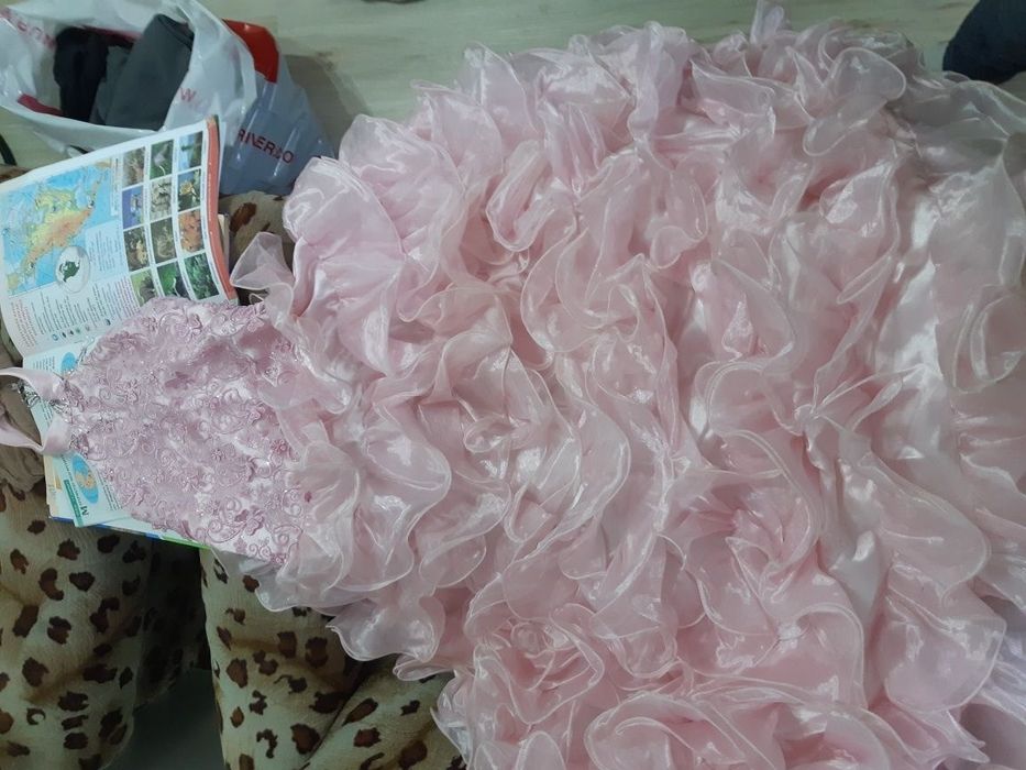 Платье нарядное для девочек 6-8