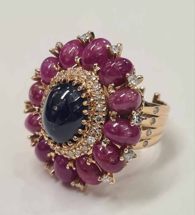 Inel din aur galben 18k, cu safir atural, rubine naturale si diamante