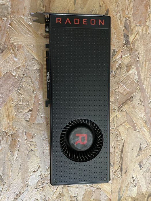Radeon Vega 64 8Gb Sapphire si MSI