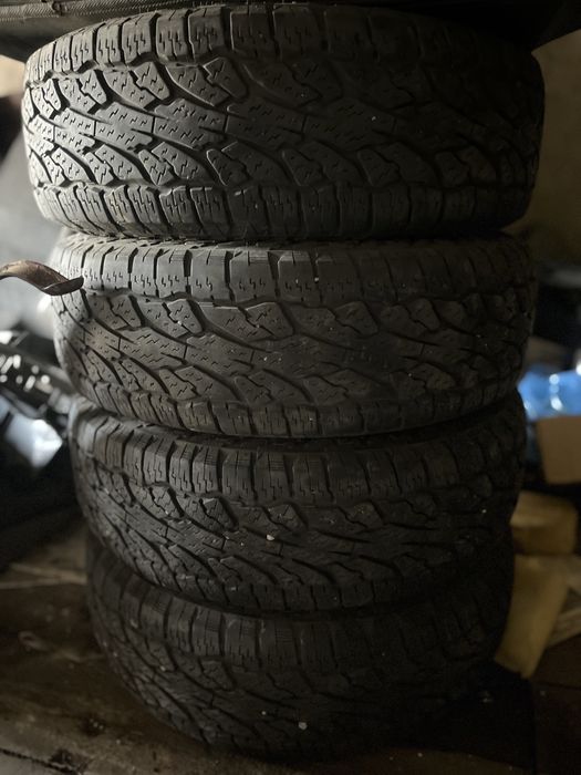 Продам жирную резину r15