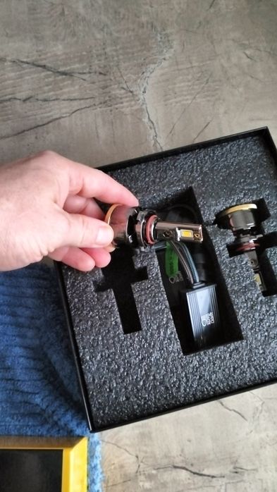 Продам лед лампочки hb4