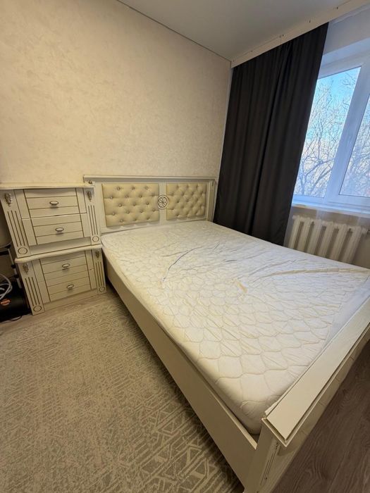 Продам спальный гарнитур