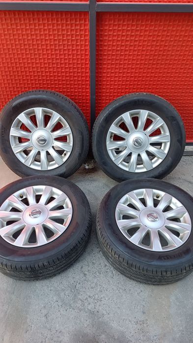 Продам резину с дисками на Nissan