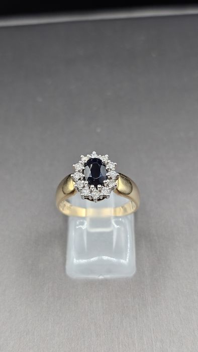 Винтидж златен пръстен 14K (585) с естествен сапфир и 12 естествени диаманта | 4.92 гр | Classic Halo Ring