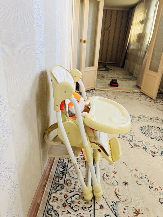 Столик для кормления в хорошем сост