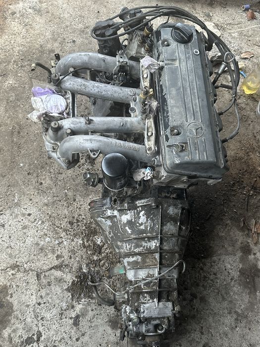 Двигатель от мерседеса (102) с коробкой вместе