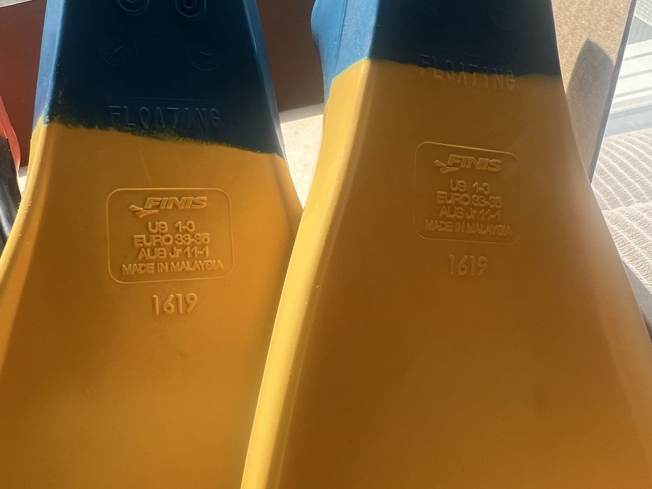 Labe înot copii FINIS Long Floating Fins, mărimi 33–35 și 35–37 – 180,00 ambele