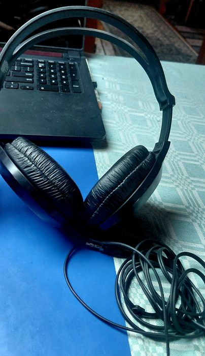 Vând căști audio Panasonic cu fir
