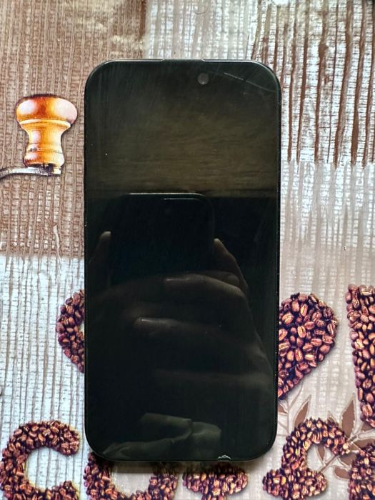 Продаю айфон 15