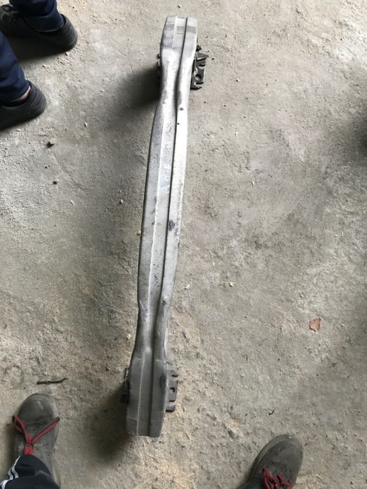 Основа предна броня - греда Ауди А8 д3