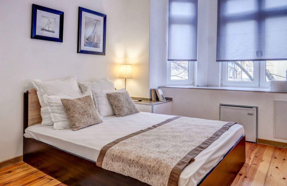 Дава се под наем Едностаен апартамент в Варна, Център - 30 кв.м за 409 € - Снимка #1