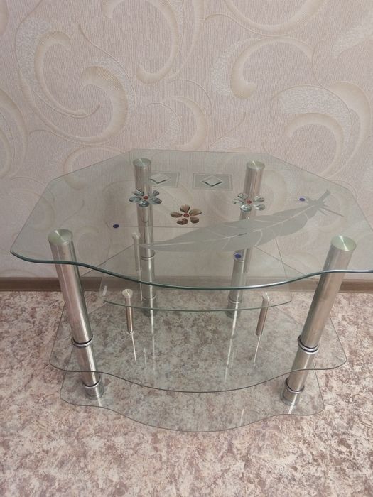 Журнальный столик