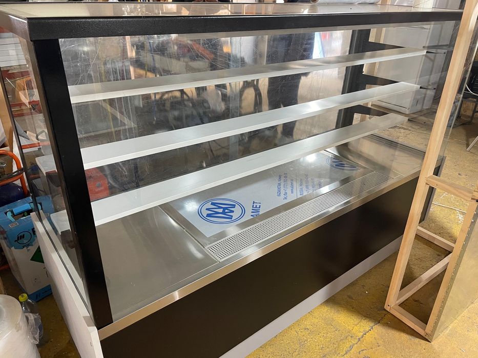 Витринный холодильник