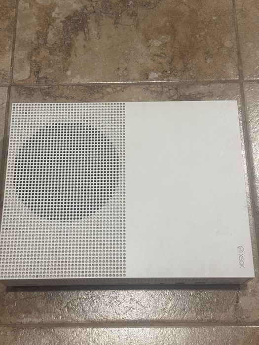 продавам Xbox One S