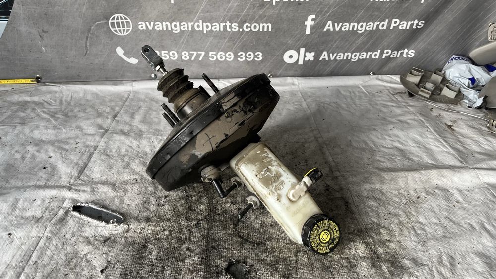 Toyota Yaris 2 серво